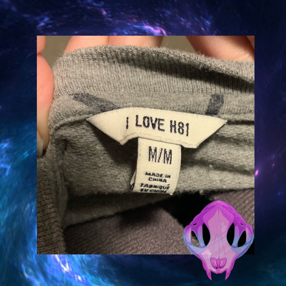 ๐ Heart Sweater - Picture 4 of 5